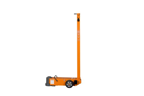 Truck jack descended